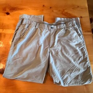 Men’s UA light gray Golf casual loose fit dress casual Pants 40/32
